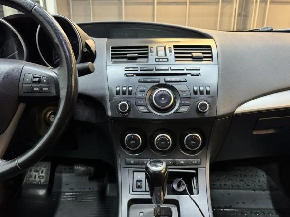 Mazda 3 II (BL) Рестайлинг с пробегом 2012 года, цена 927 000 рублей, 134000 км, седан, Автокод Объявления