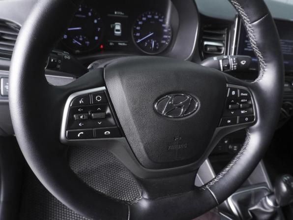Hyundai Solaris II Рестайлинг с пробегом 2021 года, цена 1 430 000 рублей, 94630 км, седан, Автокод Объявления