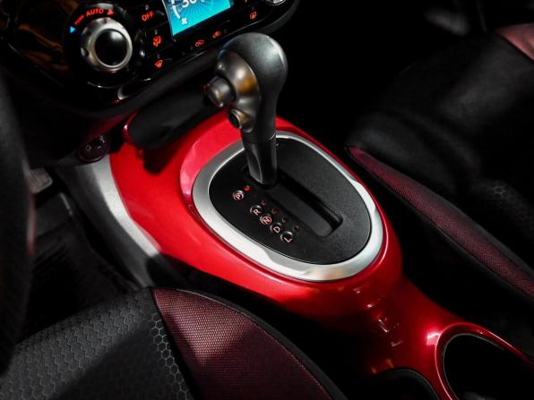 Nissan Juke I с пробегом 2012 года, цена 1 300 000 рублей, 43577 км, внедорожник, Автокод Объявления