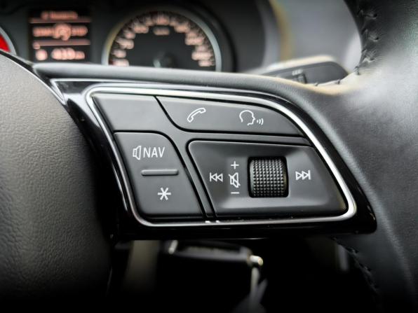 Audi A3 III (8V) Рестайлинг с пробегом 2019 года, цена 2 375 000 рублей, 38129 км, седан, Автокод Объявления