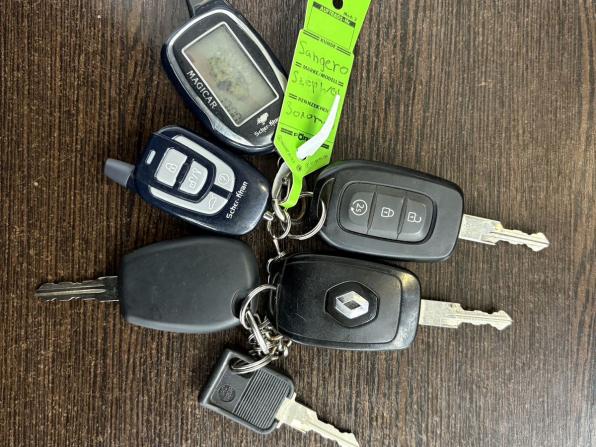 Renault Sandero II с пробегом 2016 года, цена 999 000 рублей, 112329 км, хэтчбек, Автокод Объявления