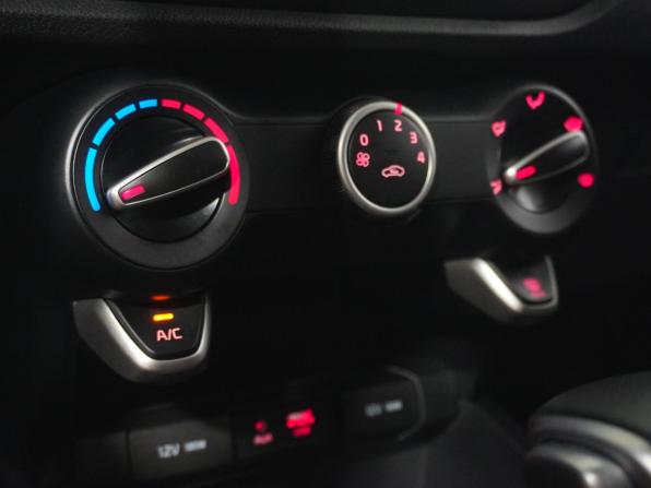 Kia Rio IV с пробегом 2020 года, цена 1 639 000 рублей, 48219 км, седан, Автокод Объявления