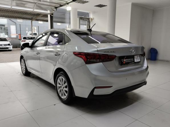 Hyundai Solaris II с пробегом 2018 года, цена 1 420 000 рублей, 87360 км, седан, Автокод Объявления