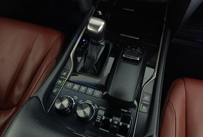 Lexus LX III Рестайлинг 2 с пробегом 2017 года, цена 6 950 000 рублей, 237043 км, внедорожник, Автокод Объявления