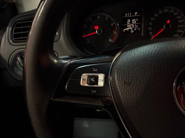 Volkswagen Polo V Рестайлинг с пробегом 2018 года, цена 1 099 000 рублей, 159751 км, седан, Автокод Объявления
