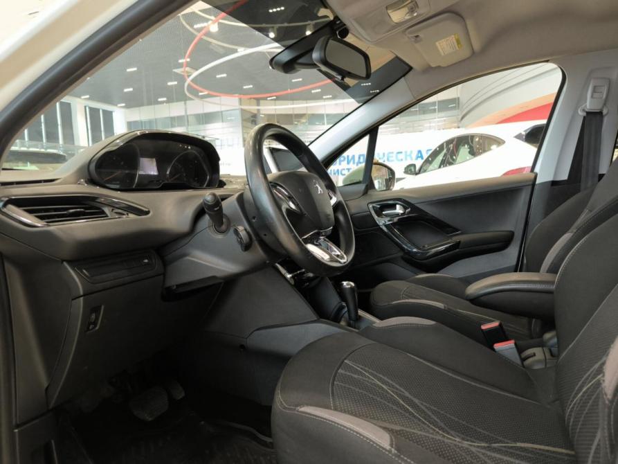 Peugeot 208 I Казань  - изображение 20