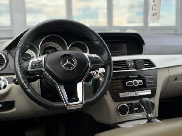 Mercedes-Benz C-Класс III (W204) Рестайлинг с пробегом 2011 года, цена 1 400 000 рублей, 264244 км, седан, Автокод Объявления