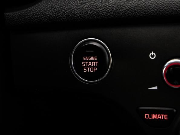 Kia Sportage IV Рестайлинг с пробегом 2019 года, цена 2 299 000 рублей, 88656 км, внедорожник, Автокод Объявления