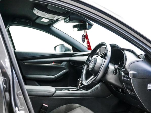 Mazda 3 IV (BP) с пробегом 2019 года, цена 1 710 000 рублей, 57889 км, хэтчбек, Автокод Объявления