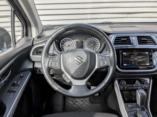 Suzuki SX4 II (S-Cross) Рестайлинг с пробегом 2019 года, цена 1 960 000 рублей, 69818 км, хэтчбек, Автокод Объявления