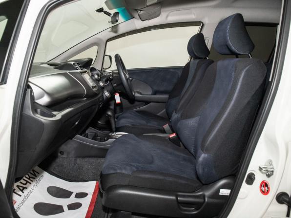 Honda Fit II с пробегом 2012 года, цена 819 500 рублей, 130093 км, хэтчбек, Автокод Объявления