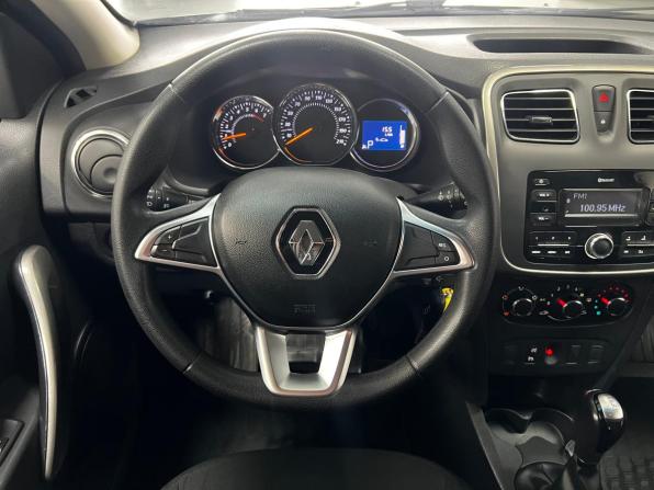 Renault Sandero II Рестайлинг с пробегом 2018 года, цена 999 000 рублей, 104000 км, хэтчбек, Автокод Объявления