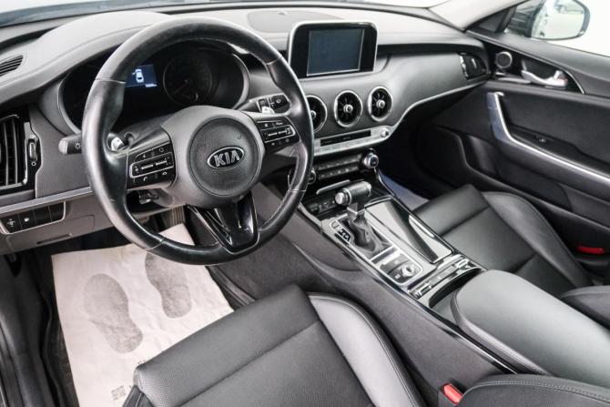 Kia Stinger I с пробегом 2018 года, цена 3 099 000 рублей, 76000 км, лифтбек, Автокод Объявления