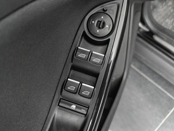 Ford Focus III Рестайлинг с пробегом 2015 года, цена 1 048 000 рублей, 61000 км, универсал, Автокод Объявления