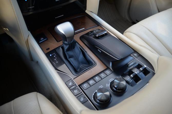 Lexus LX III Рестайлинг 2 с пробегом 2018 года, цена 7 500 000 рублей, 166195 км, внедорожник, Автокод Объявления