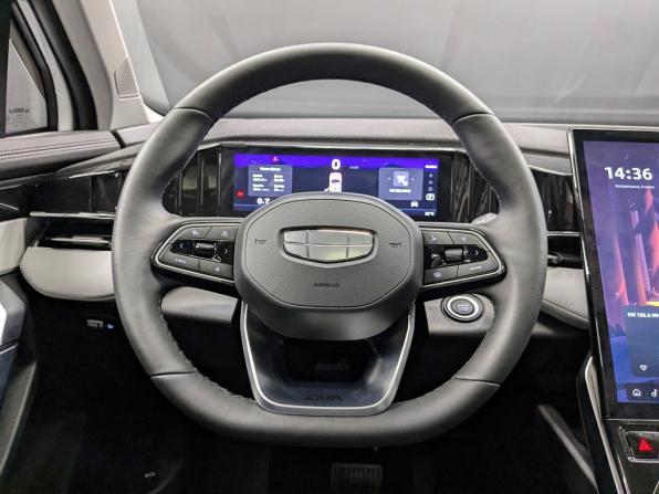 Geely Atlas II с пробегом 2025 года, цена 3 330 000 рублей, 2623 км, внедорожник, Автокод Объявления