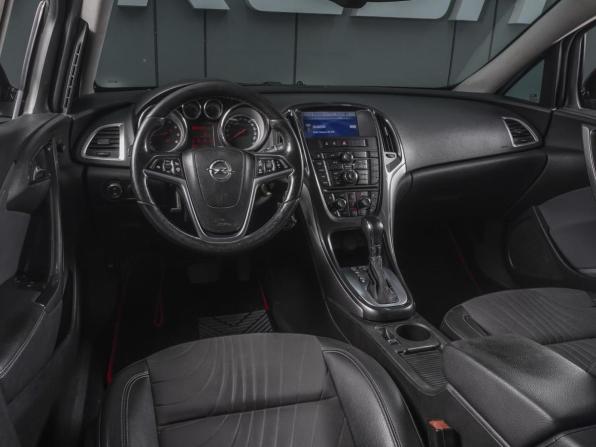 Opel Astra J Рестайлинг с пробегом 2013 года, цена 1 120 000 рублей, 122783 км, седан, Автокод Объявления