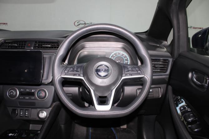 Nissan Leaf II (ZE1) с пробегом 2020 года, цена 1 490 000 рублей, 48596 км, хэтчбек, Автокод Объявления