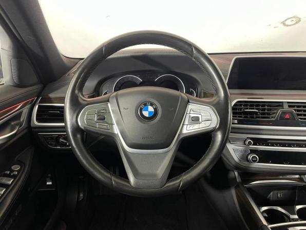 BMW 7 серии VI (G11/G12) с пробегом 2017 года, цена 2 206 000 рублей, 357762 км, седан, Автокод Объявления