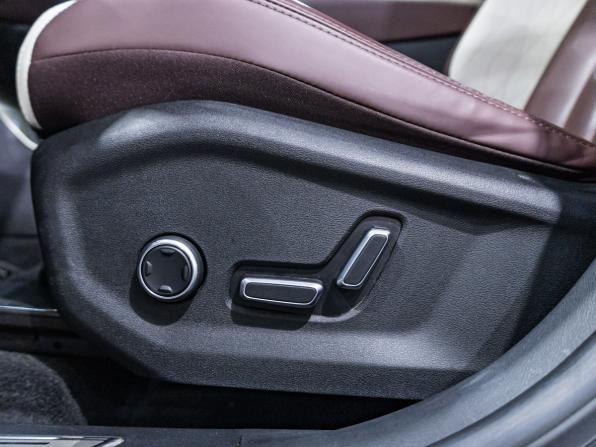 Geely Monjaro I с пробегом 2023 года, цена 3 249 585 рублей, 34445 км, внедорожник, Автокод Объявления