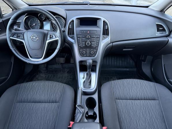 Opel Astra J Рестайлинг с пробегом 2013 года, цена 599 000 рублей, 232641 км, седан, Автокод Объявления