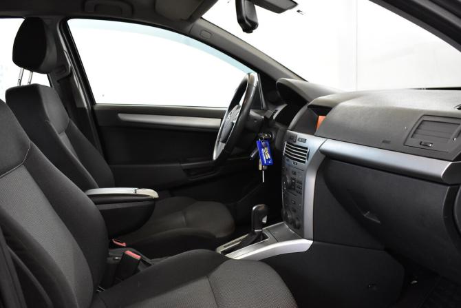 Opel Astra H Рестайлинг с пробегом 2012 года, цена 820 000 рублей, 159820 км, универсал, Автокод Объявления