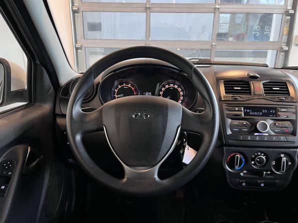Lada (ВАЗ) Granta I Рестайлинг с пробегом 2023 года, цена 956 000 рублей, 36710 км, лифтбек, Автокод Объявления