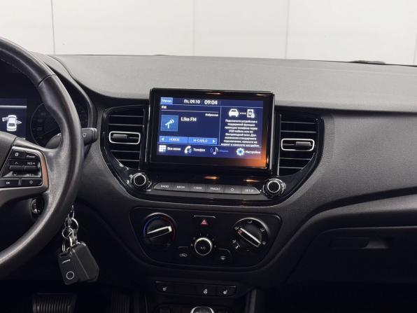 Hyundai Solaris II Рестайлинг с пробегом 2022 года, цена 1 698 000 рублей, 32178 км, седан, Автокод Объявления