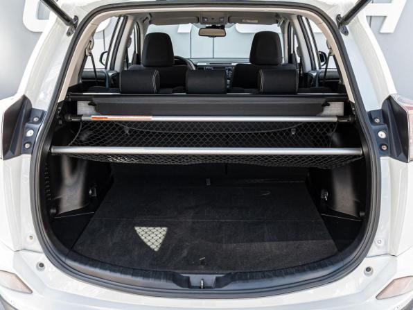 Toyota RAV4 IV (XA40) Рестайлинг с пробегом 2015 года, цена 2 320 000 рублей, 91789 км, внедорожник, Автокод Объявления