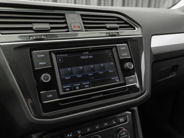 Volkswagen Tiguan II с пробегом 2018 года, цена 2 420 000 рублей, 157095 км, внедорожник, Автокод Объявления