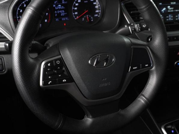 Hyundai Solaris II Рестайлинг с пробегом 2022 года, цена 1 620 000 рублей, 80671 км, седан, Автокод Объявления