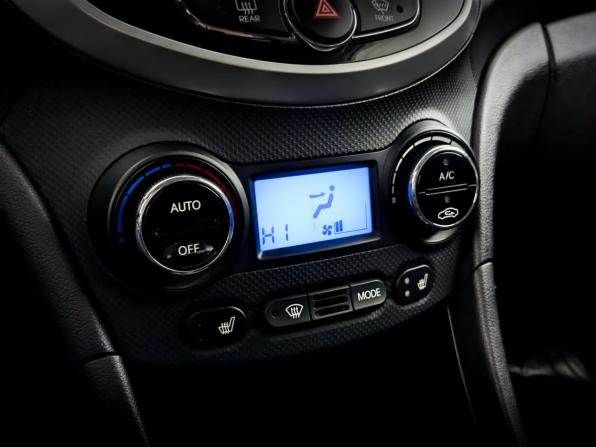 Hyundai Solaris I с пробегом 2013 года, цена 950 000 рублей, 137449 км, седан, Автокод Объявления