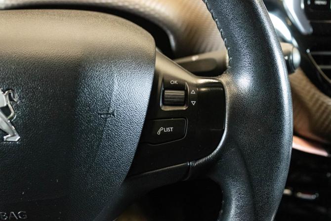 Peugeot 2008 I с пробегом 2014 года, цена 900 000 рублей, 87314 км, внедорожник, Автокод Объявления