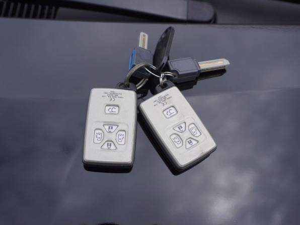 Toyota Alphard II с пробегом 2012 года, цена 2 890 000 рублей, 169983 км, минивэн, Автокод Объявления