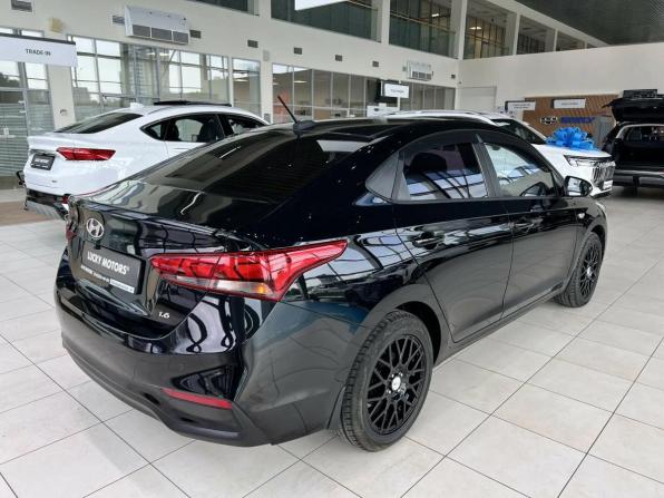 Hyundai Solaris II с пробегом 2018 года, цена 1 395 000 рублей, 106494 км, седан, Автокод Объявления