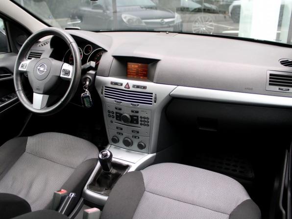 Opel Astra H Рестайлинг с пробегом 2011 года, цена 597 000 рублей, 175065 км, седан, Автокод Объявления