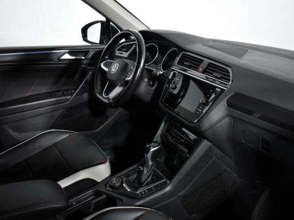 Volkswagen Tiguan II Рестайлинг с пробегом 2021 года, цена 2 635 000 рублей, 144072 км, внедорожник, Автокод Объявления
