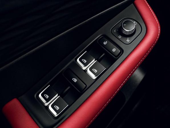 Geely Coolray I Рестайлинг с пробегом 2023 года, цена 2 199 000 рублей, 25054 км, внедорожник, Автокод Объявления