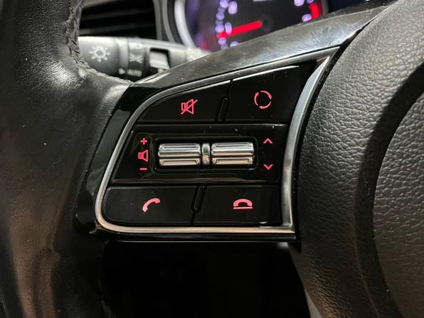 Kia Ceed III с пробегом 2019 года, цена 1 630 000 рублей, 106658 км, универсал, Автокод Объявления