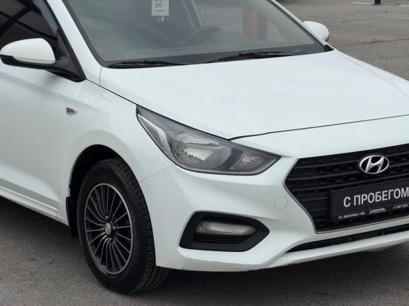 Hyundai Solaris II с пробегом 2019 года, цена 780 000 рублей, 350200 км, седан, Автокод Объявления