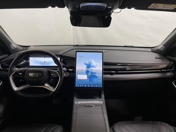 Geely Preface I с пробегом 2024 года, цена 2 470 000 рублей, 28772 км, седан, Автокод Объявления