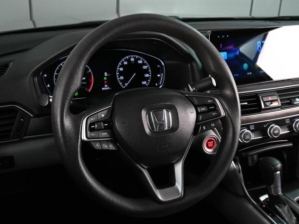 Honda Accord X с пробегом 2018 года, цена 1 979 000 рублей, 93347 км, седан, Автокод Объявления