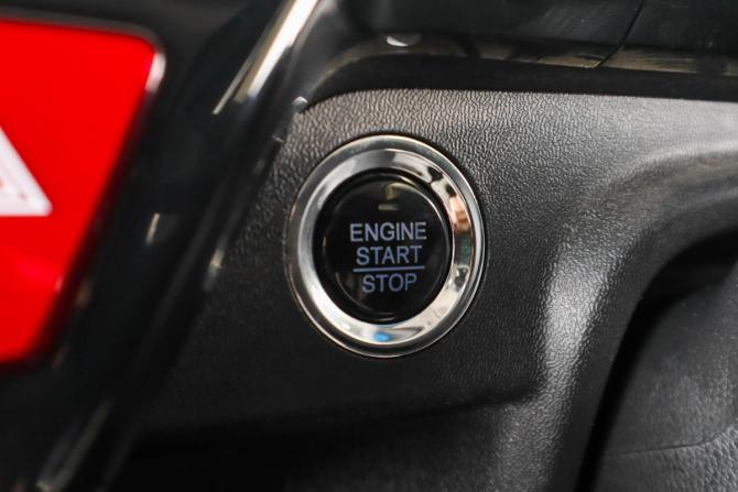 Honda Stepwgn V с пробегом 2015 года, цена 2 249 000 рублей, 126000 км, минивэн, Автокод Объявления