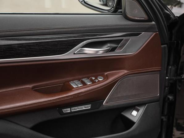 BMW 7 серии VI (G11/G12) с пробегом 2018 года, цена 2 699 000 рублей, 223313 км, седан, Автокод Объявления