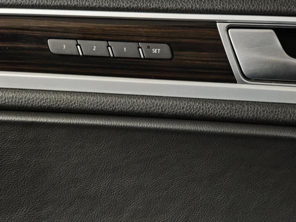 Volkswagen Touareg II Рестайлинг с пробегом 2017 года, цена 3 400 000 рублей, 76944 км, внедорожник, Автокод Объявления