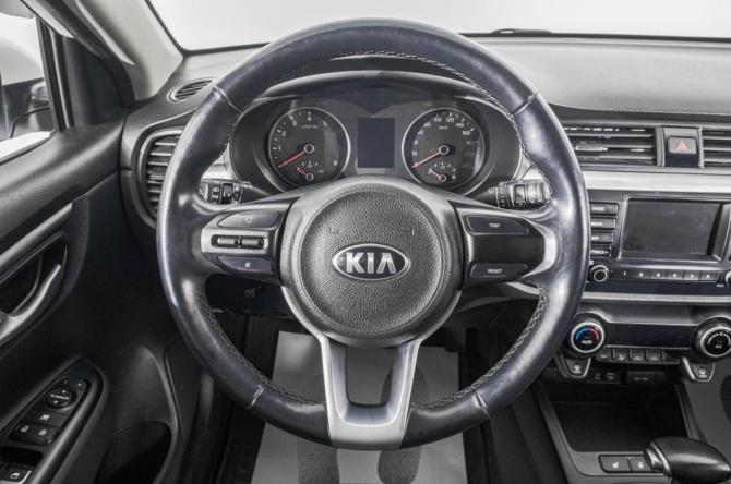 Kia Rio IV Рестайлинг с пробегом 2018 года, цена 1 549 000 рублей, 86000 км, хэтчбек, Автокод Объявления