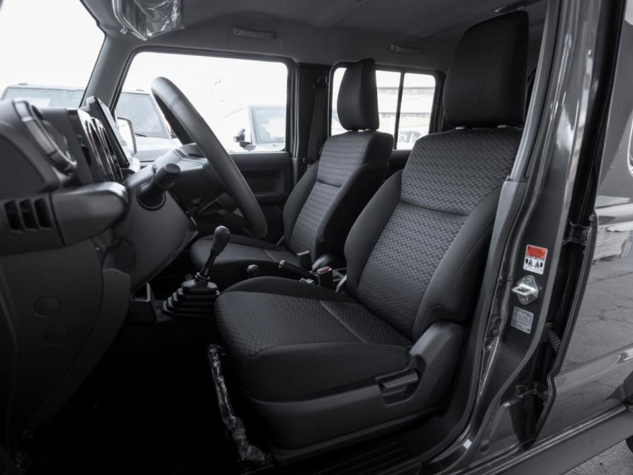 Suzuki Jimny IV Москва  - изображение 9
