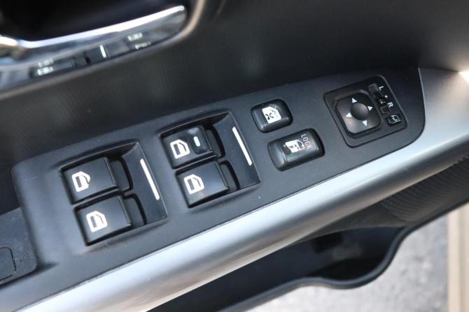Mitsubishi Outlander II Рестайлинг с пробегом 2011 года, цена 871 000 рублей, 284895 км, внедорожник, Автокод Объявления