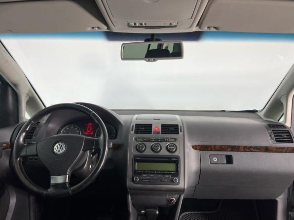 Volkswagen Touran I Рестайлинг с пробегом 2010 года, цена 685 000 рублей, 127000 км, компактвэн, Автокод Объявления