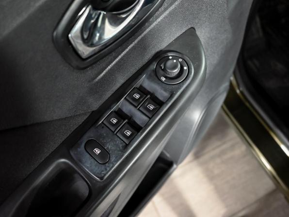 Renault Kaptur I с пробегом 2017 года, цена 1 460 000 рублей, 61748 км, внедорожник, Автокод Объявления